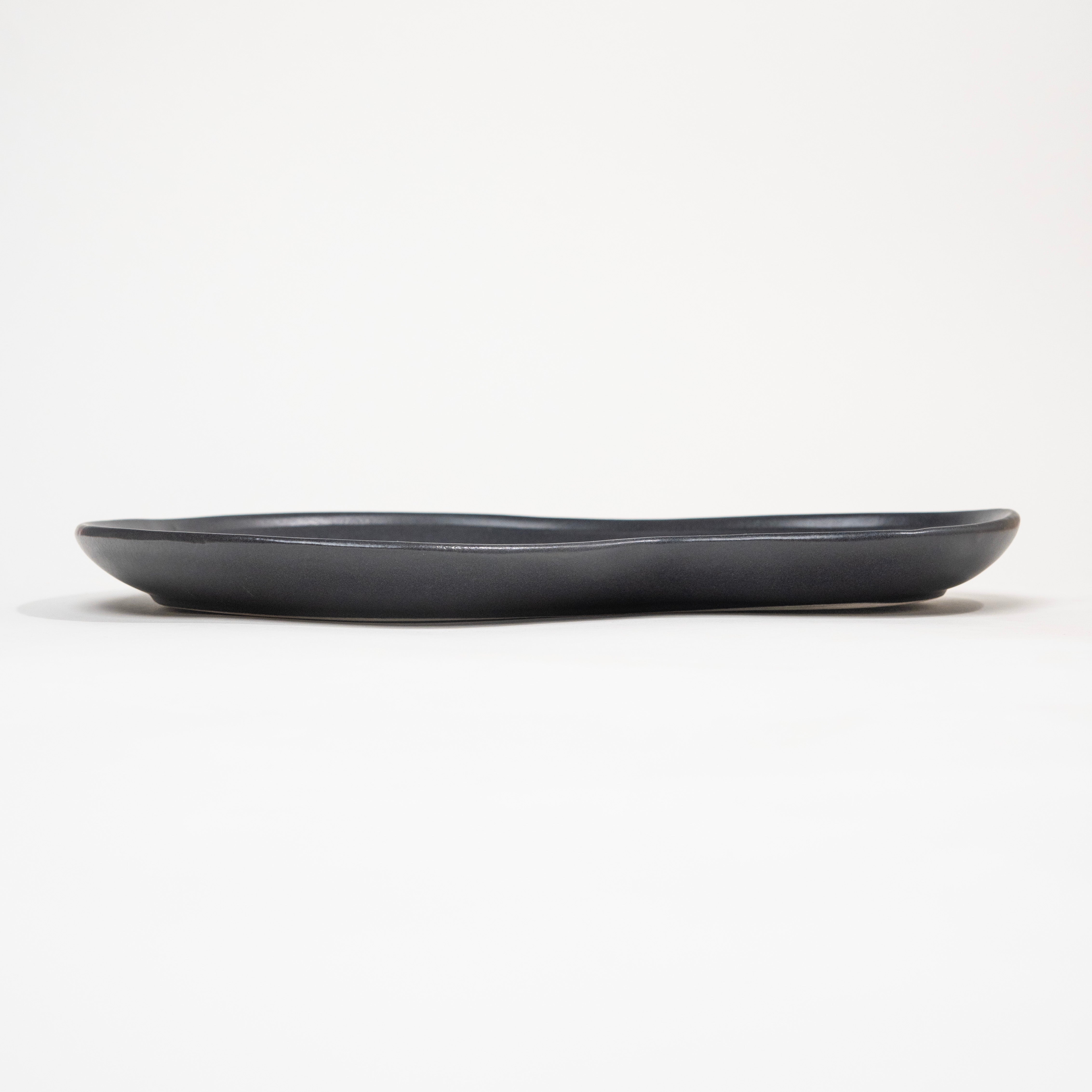 The Shared Table Curved Platter | 12 in | Black