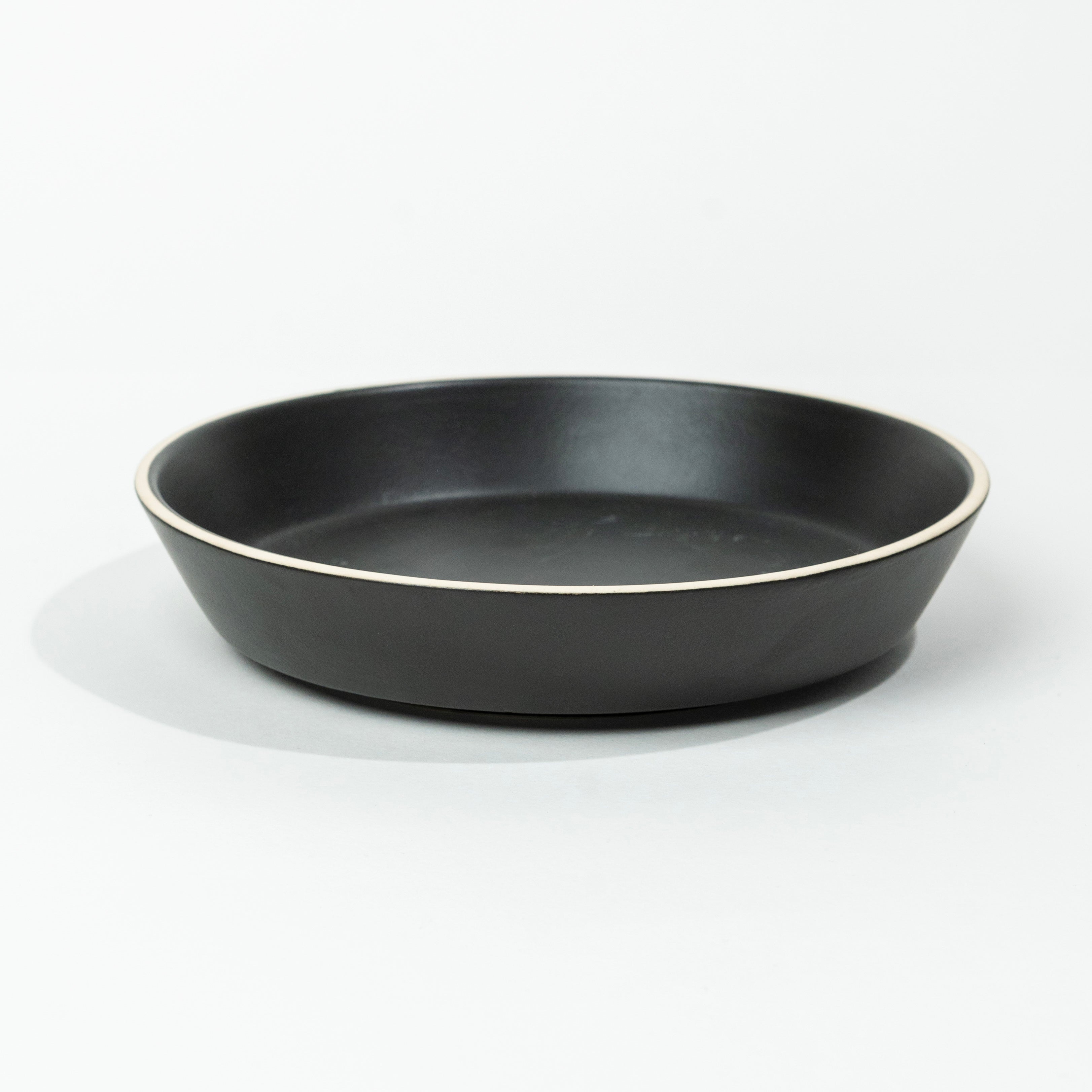 Tilt Angled Deep Plate | 8.6 in | Black